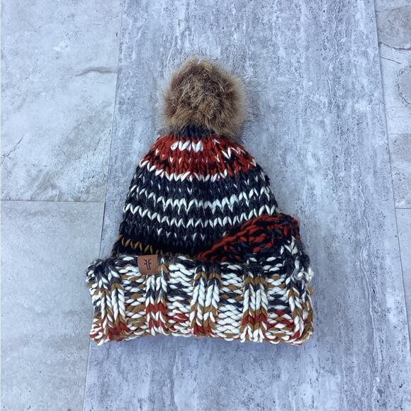 FRYE Marled Chunky Knit  & Pom Beanie HAT SET Womens O/S new - Picture 1 of 3